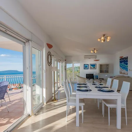 Three-bedroom In Podaca