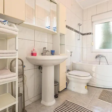 Three-bedroom In Appartamento Podaca