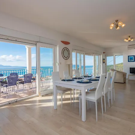 Appartamento Three-bedroom In *