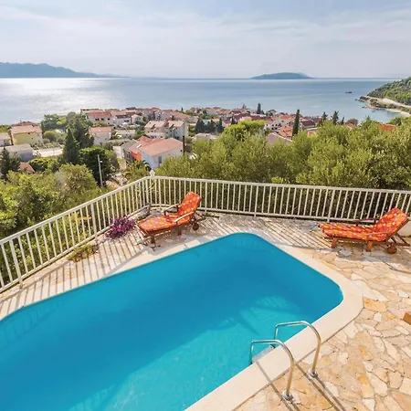 Three-bedroom In Appartamento *